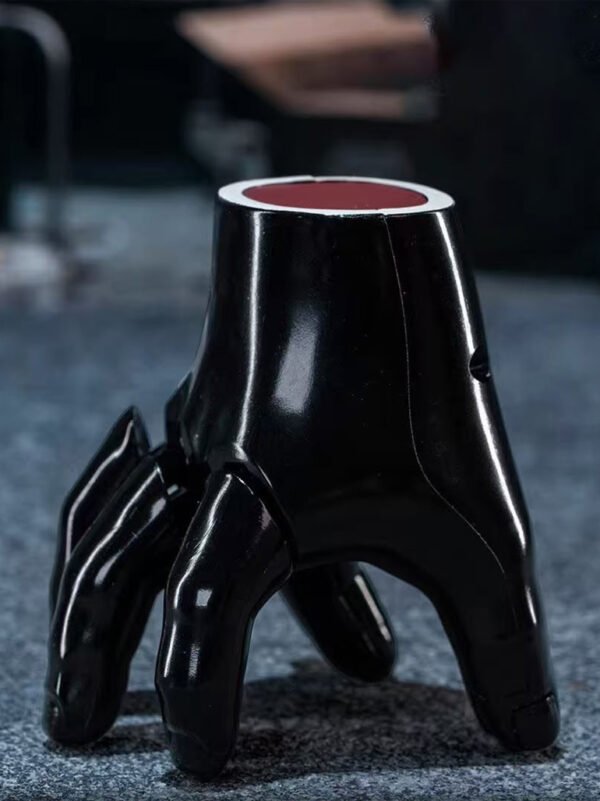Wednesday Adams - robotic hand model (movable joints)